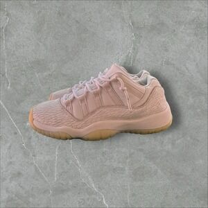 Air Jordan 11 Retro Low Heiress White 897331-100 YOUTH size 7Y Women's 8.5